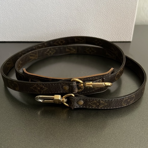 LOUIS VUITTON Trouville Monogram with LV strap - Picture 9 of 11